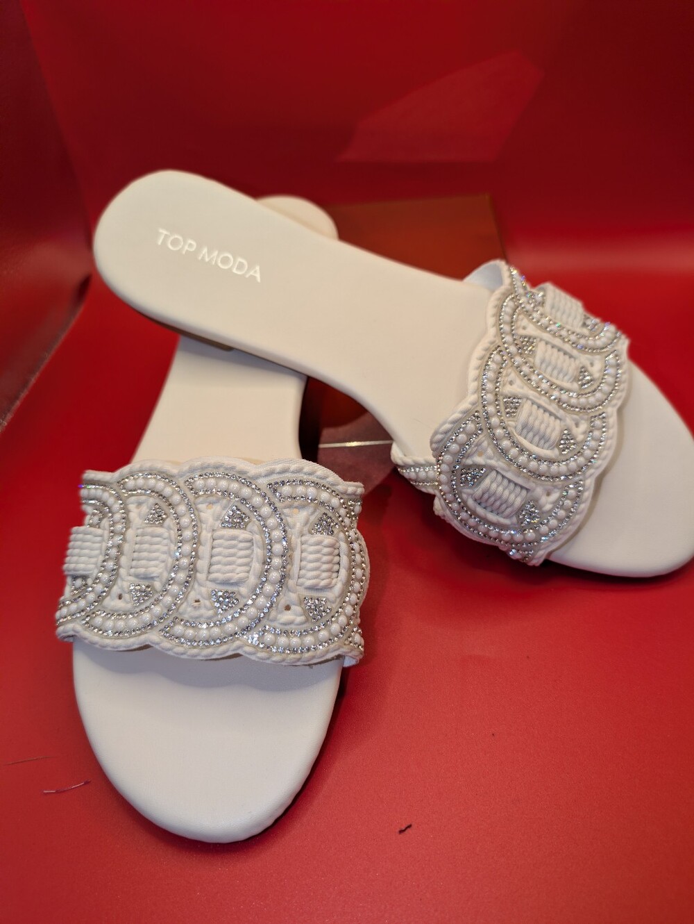 Top Moda Elegant White Slide Sandals Wide Band Trimmed With Rhinestones & Beads
